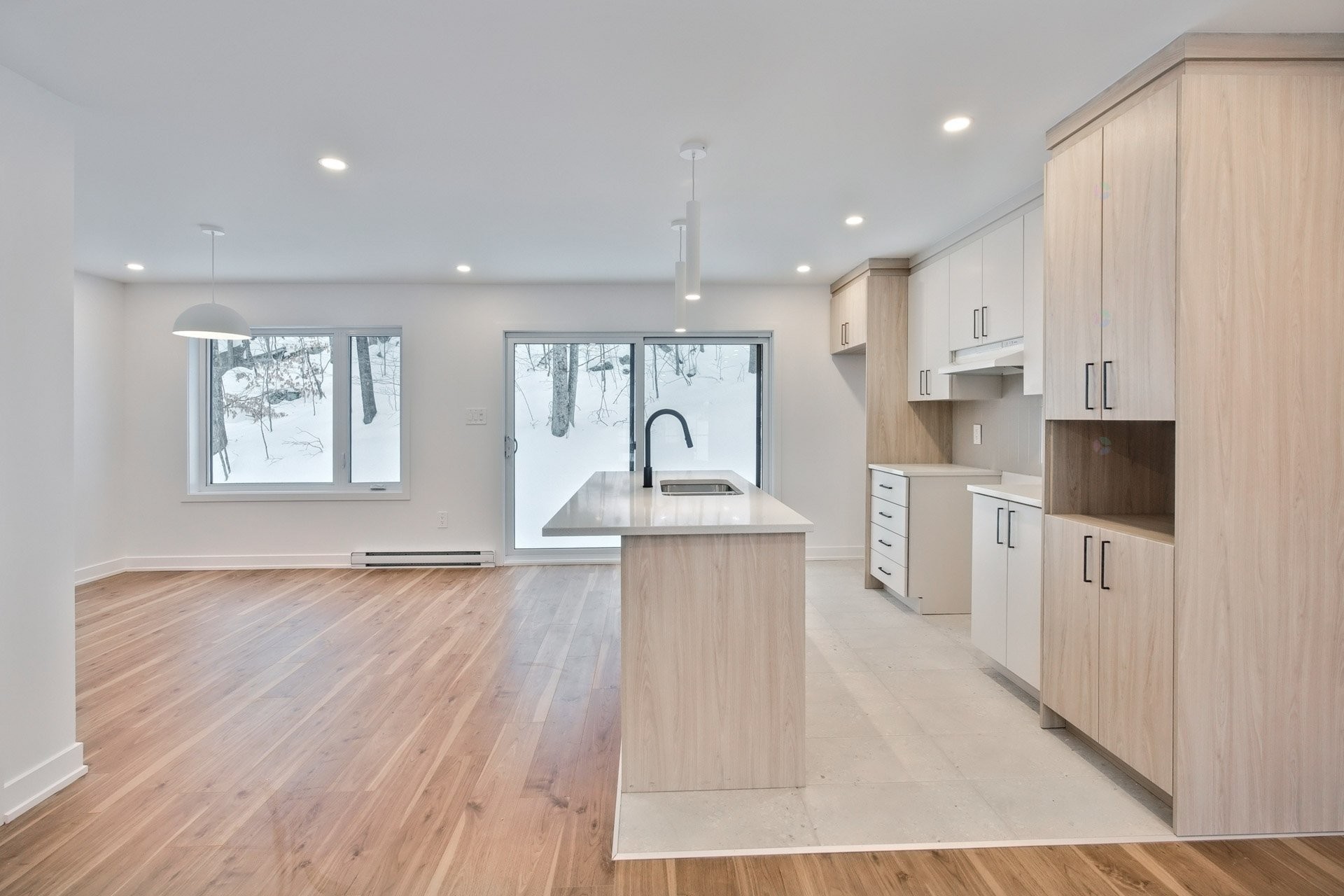 









15B


Ch. Crouch

,
Val-des-Monts,




QC
J8M1M9

