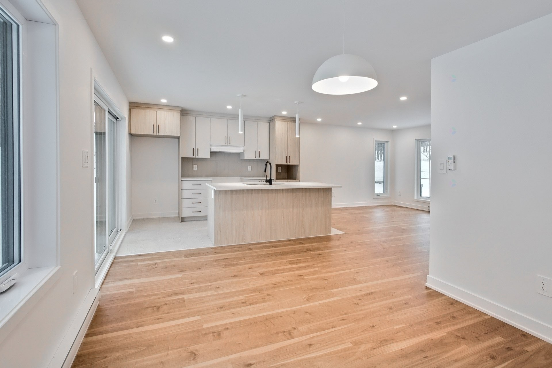 









15B


Ch. Crouch

,
Val-des-Monts,




QC
J8M1M9


