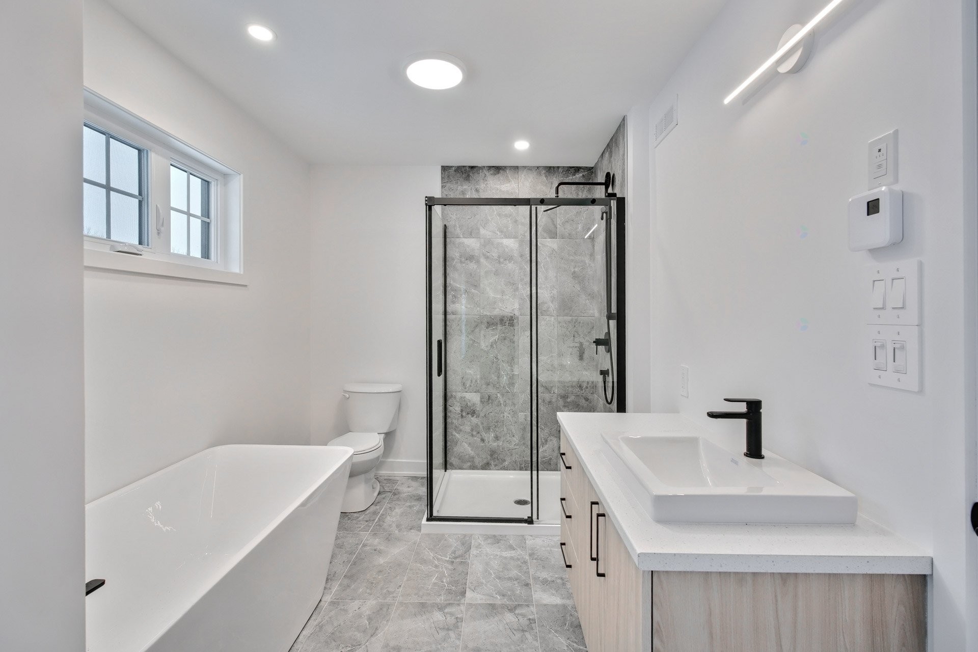 









15B


Ch. Crouch

,
Val-des-Monts,




QC
J8M1M9

