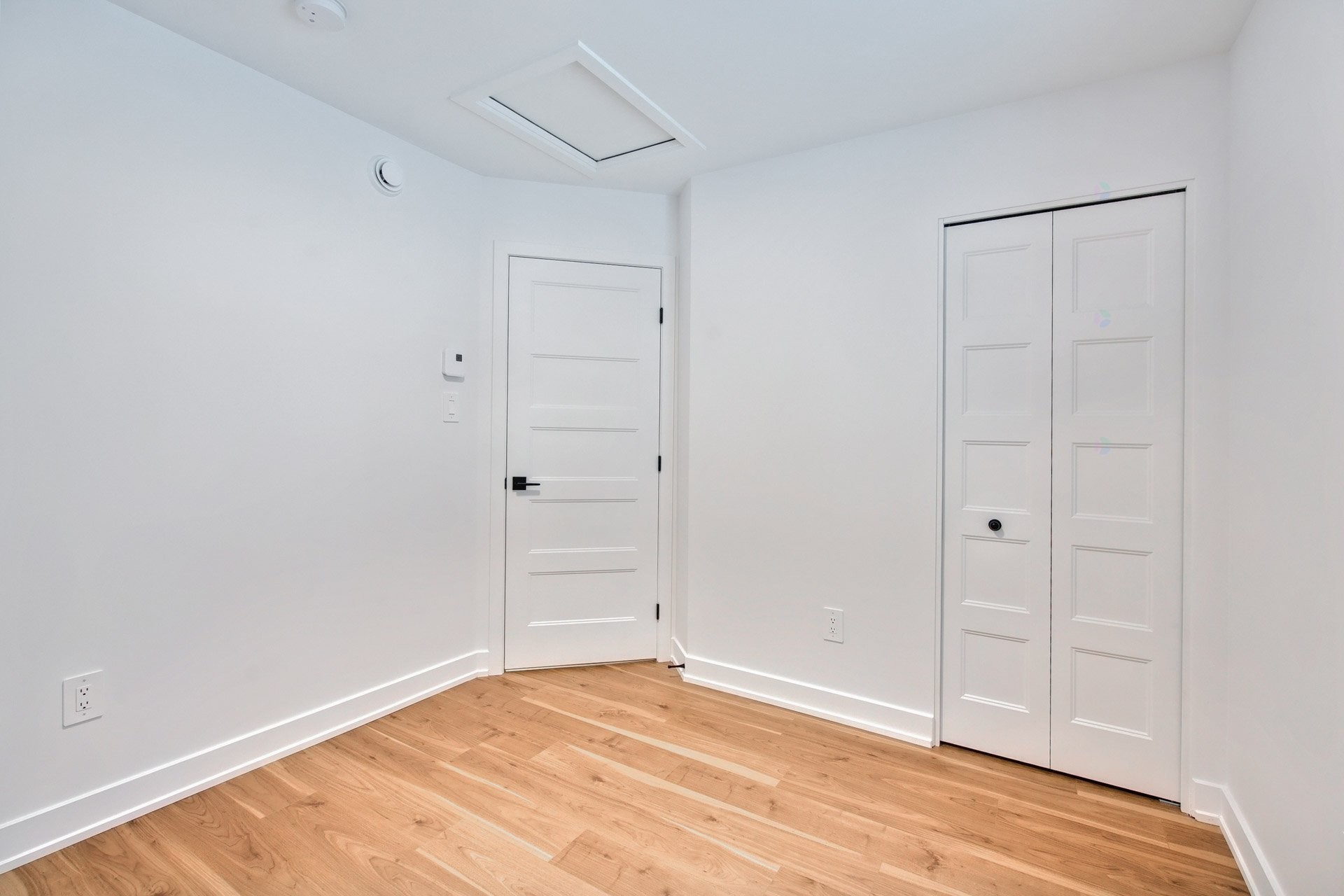 









15B


Ch. Crouch

,
Val-des-Monts,




QC
J8M1M9


