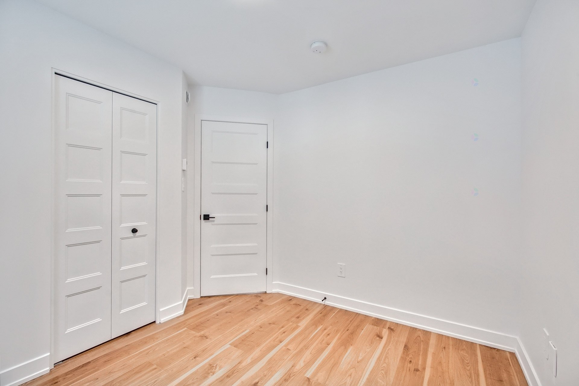 









15B


Ch. Crouch

,
Val-des-Monts,




QC
J8M1M9

