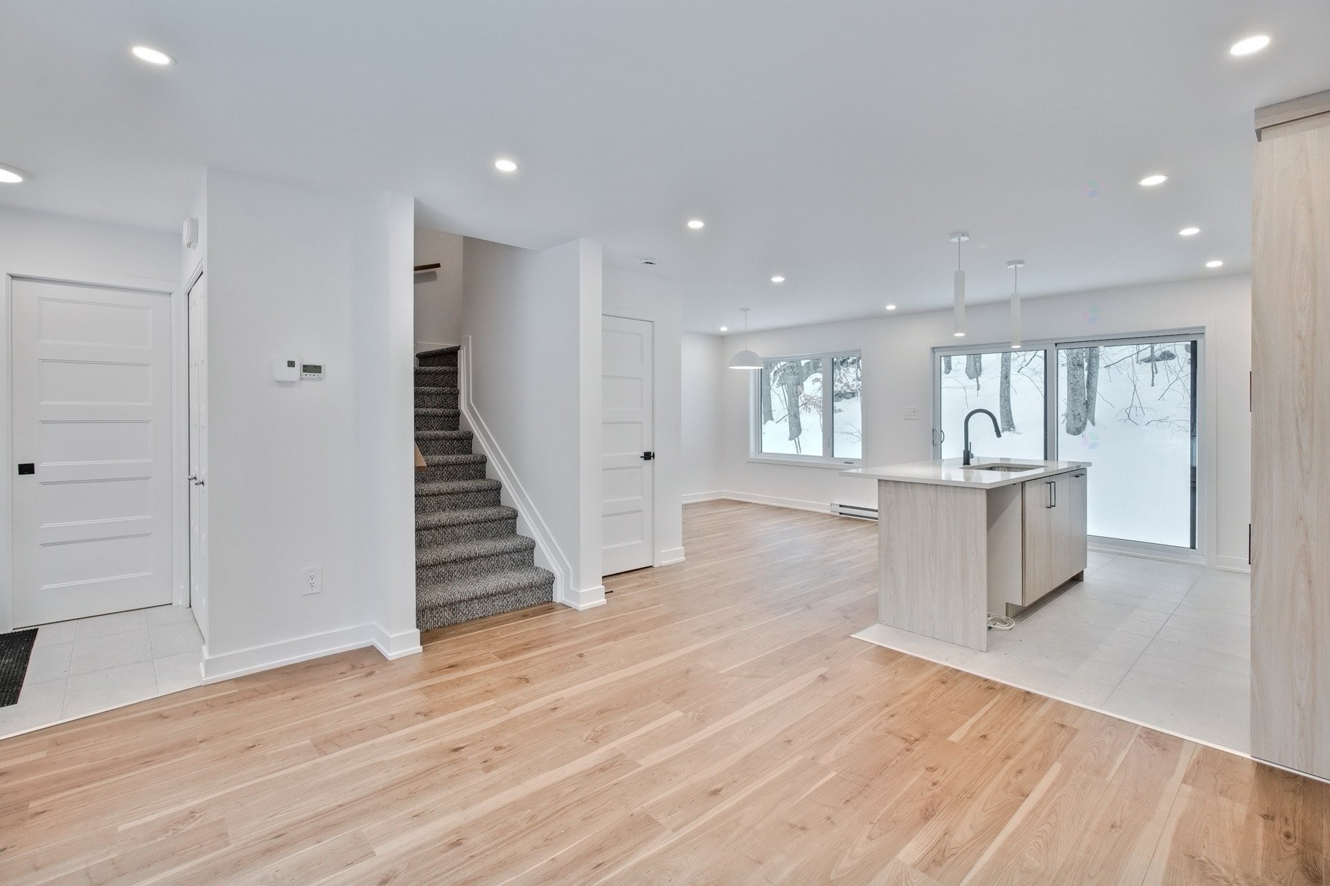 









15B


Ch. Crouch

,
Val-des-Monts,




QC
J8M1M9


