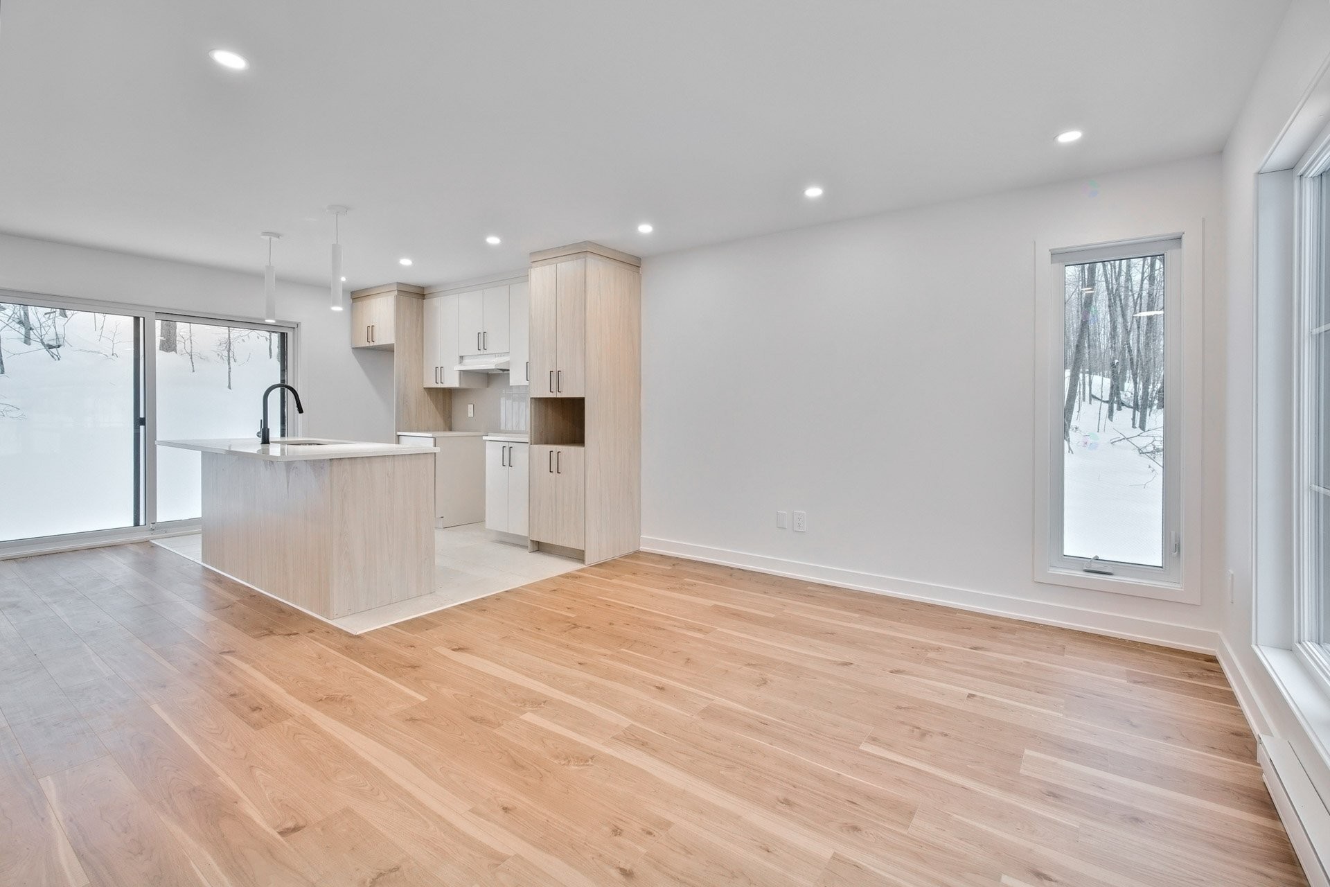 









15B


Ch. Crouch

,
Val-des-Monts,




QC
J8M1M9

