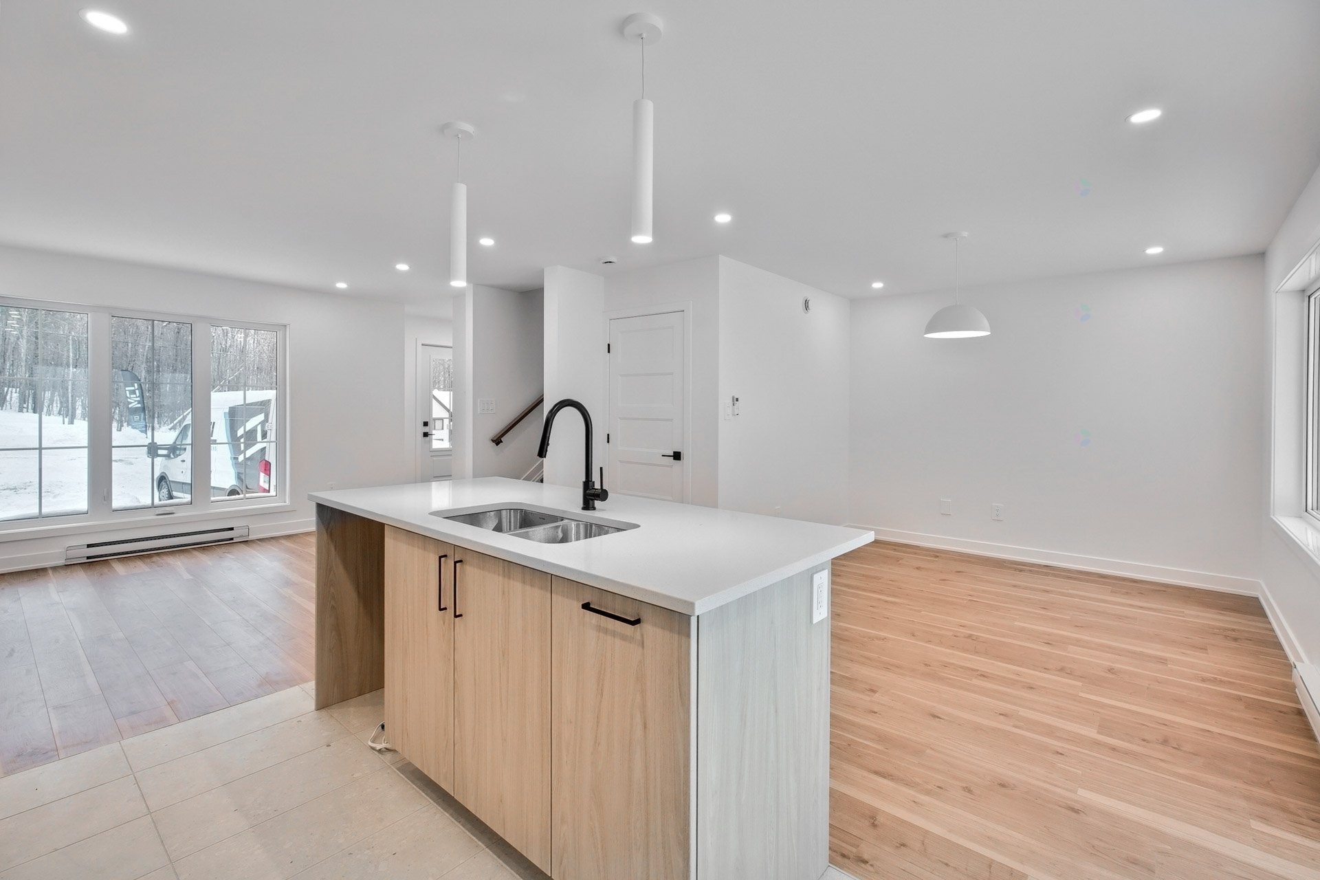 









15B


Ch. Crouch

,
Val-des-Monts,




QC
J8M1M9

