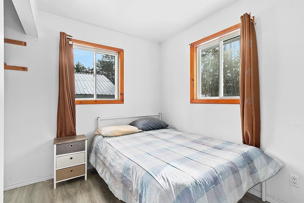 









6


Av. Fernbank

,
Bristol,




QC
J0X1G0

