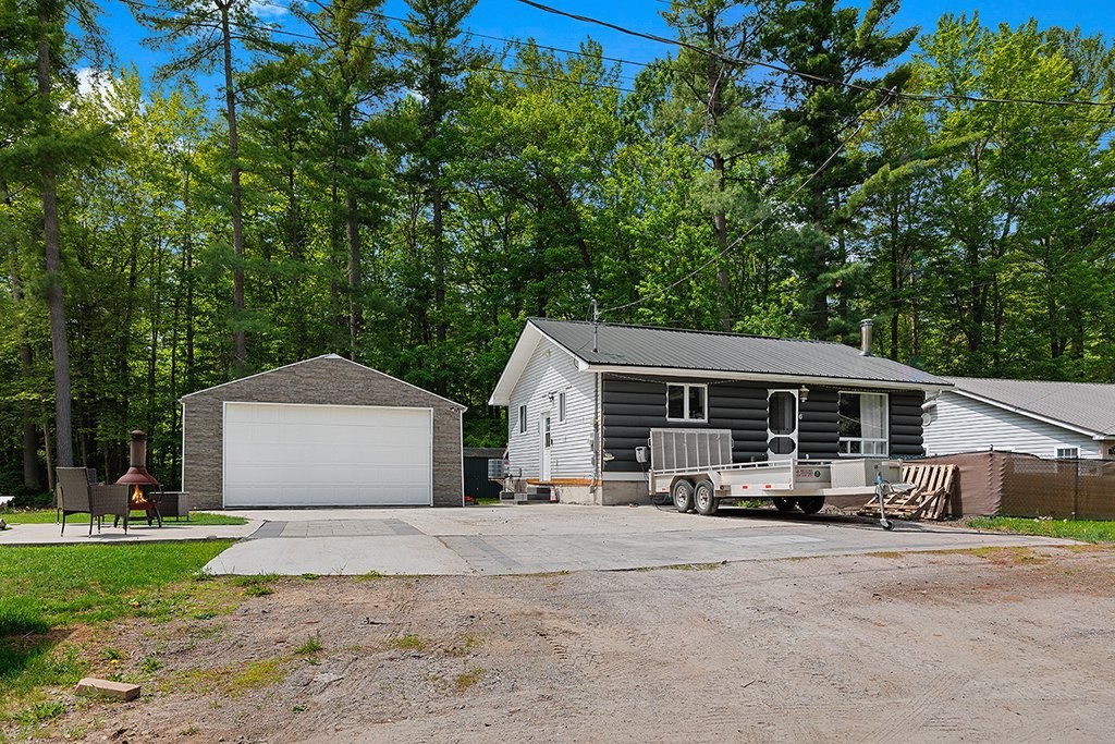 









6


Av. Fernbank

,
Bristol,




QC
J0X1G0

