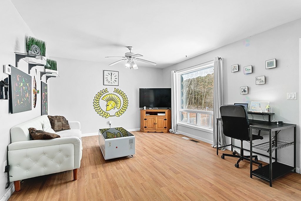 









6


Av. Fernbank

,
Bristol,




QC
J0X1G0

