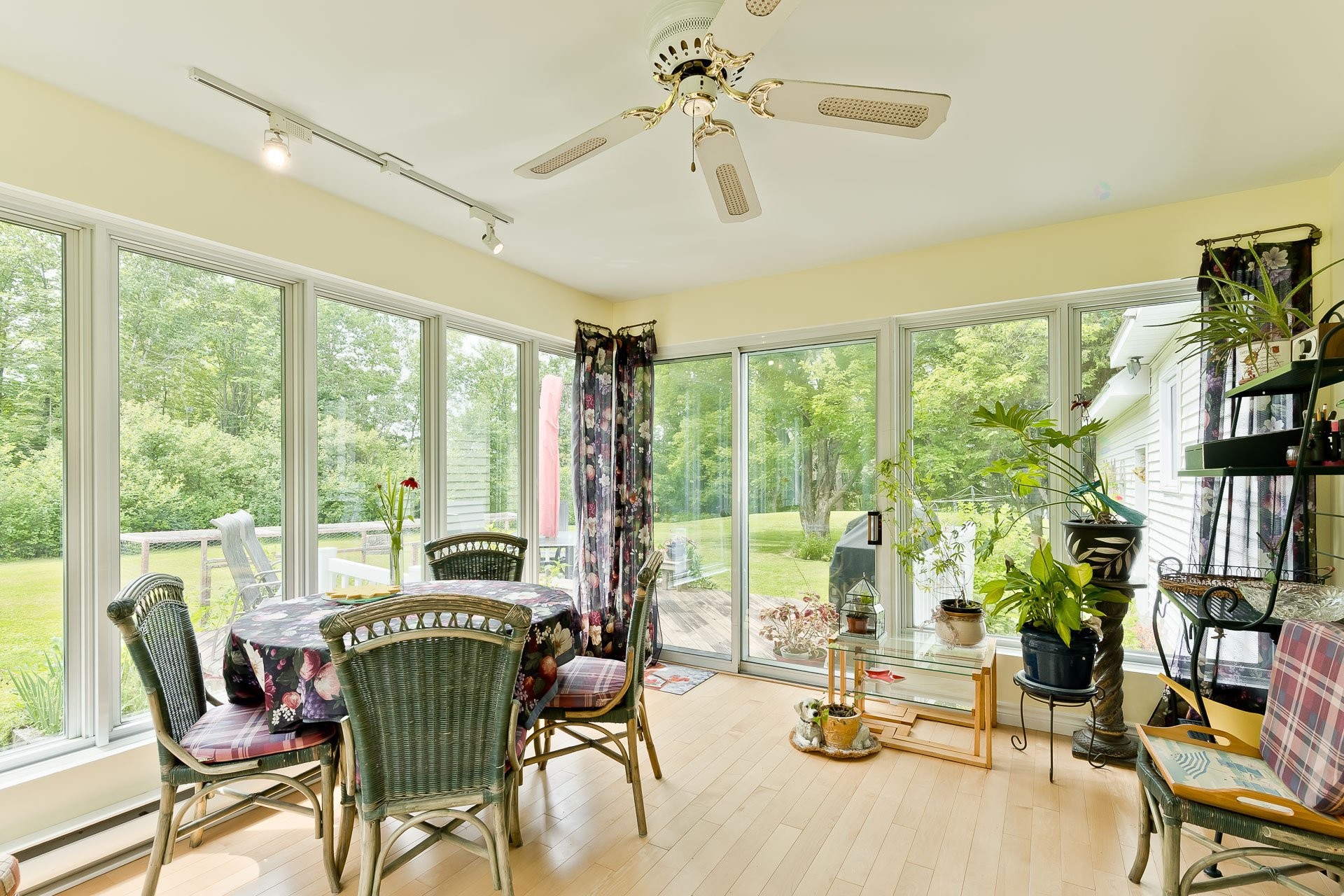 









5148


Ch. Blanchette

,
Sherbrooke (Brompton/Rock Forest/Saint-Élie/Deauville),




QC
J1N0C7

