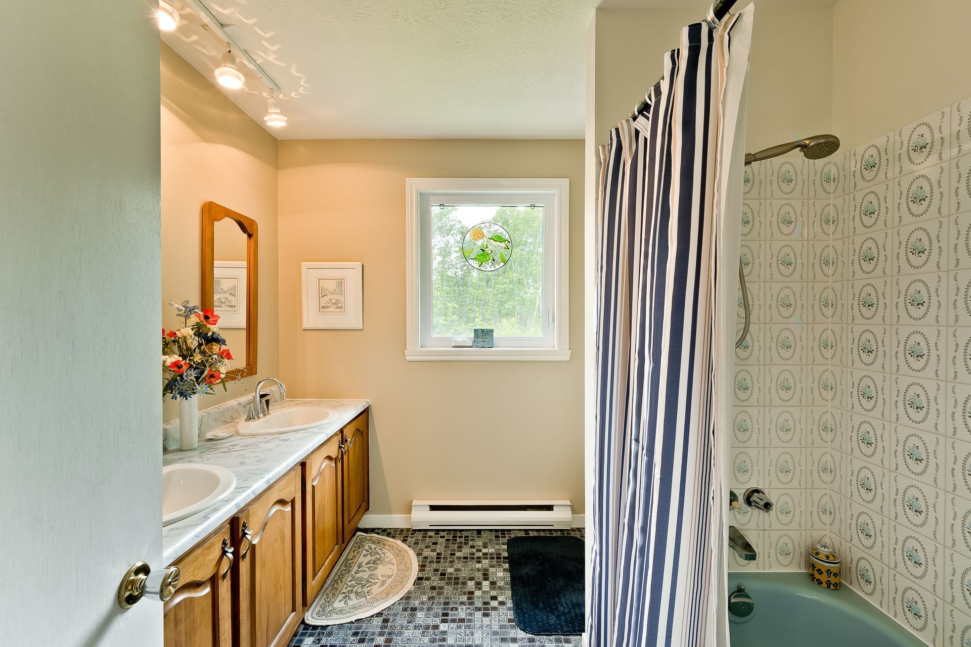 









5148


Ch. Blanchette

,
Sherbrooke (Brompton/Rock Forest/Saint-Élie/Deauville),




QC
J1N0C7

