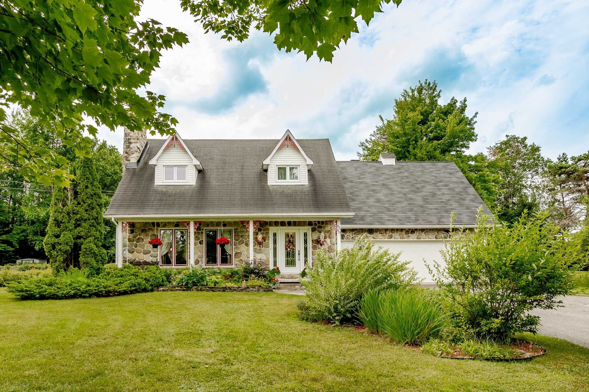 









5148


Ch. Blanchette

,
Sherbrooke (Brompton/Rock Forest/Saint-Élie/Deauville),




QC
J1N0C7

