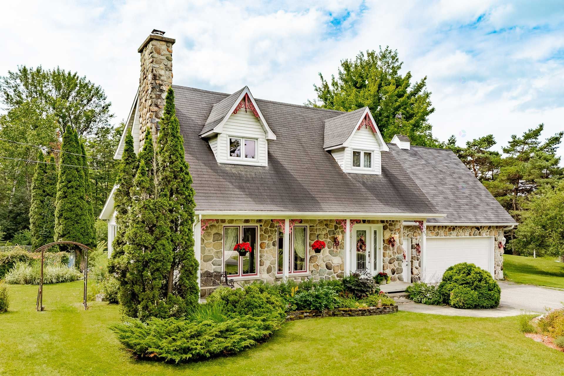 









5148


Ch. Blanchette

,
Sherbrooke (Brompton/Rock Forest/Saint-Élie/Deauville),




QC
J1N0C7

