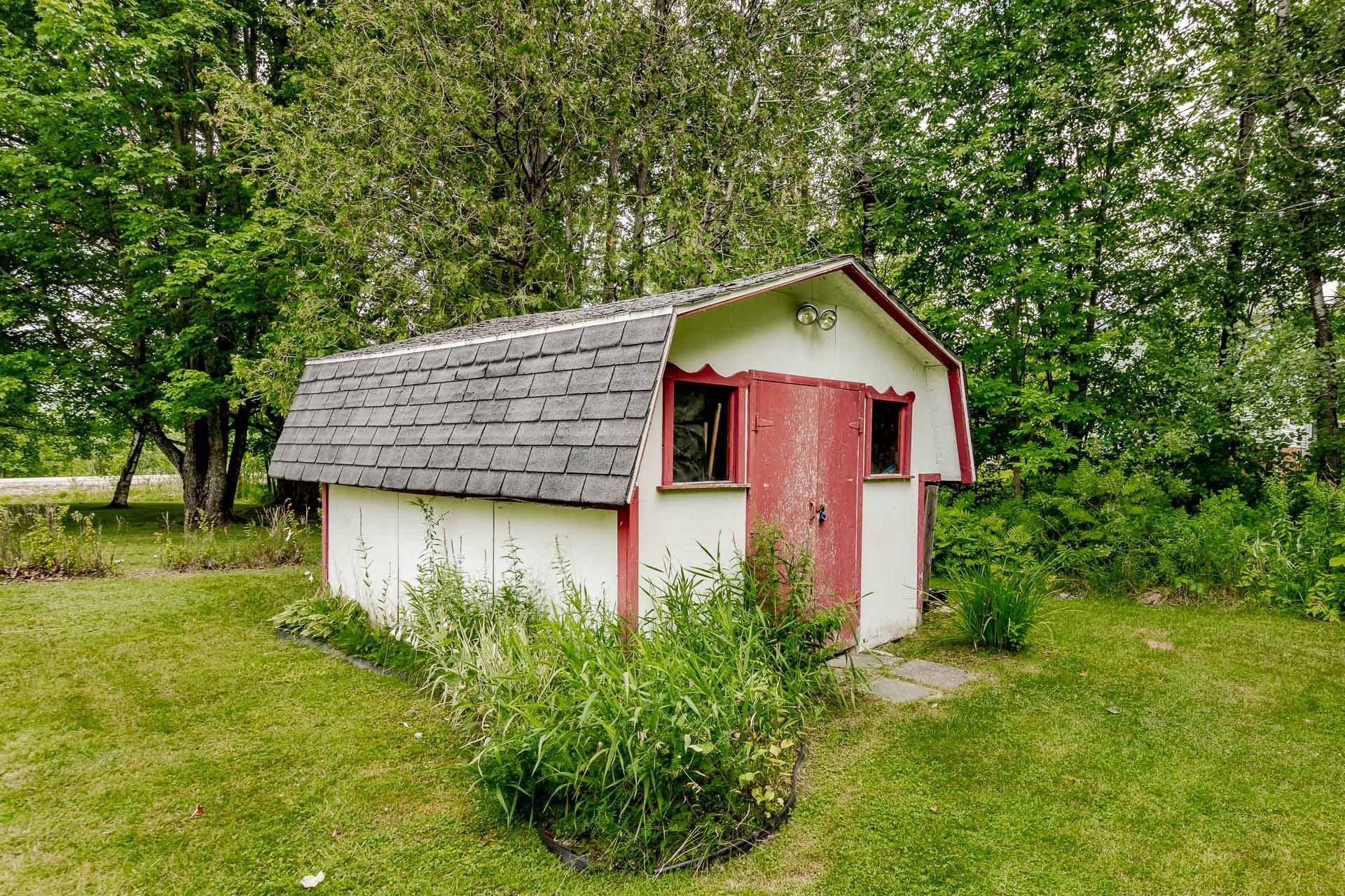 









5148


Ch. Blanchette

,
Sherbrooke (Brompton/Rock Forest/Saint-Élie/Deauville),




QC
J1N0C7

