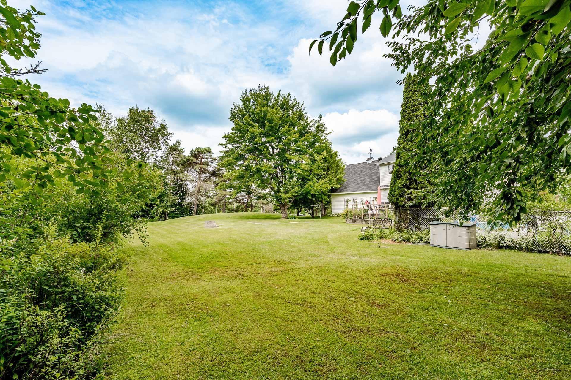 









5148


Ch. Blanchette

,
Sherbrooke (Brompton/Rock Forest/Saint-Élie/Deauville),




QC
J1N0C7

