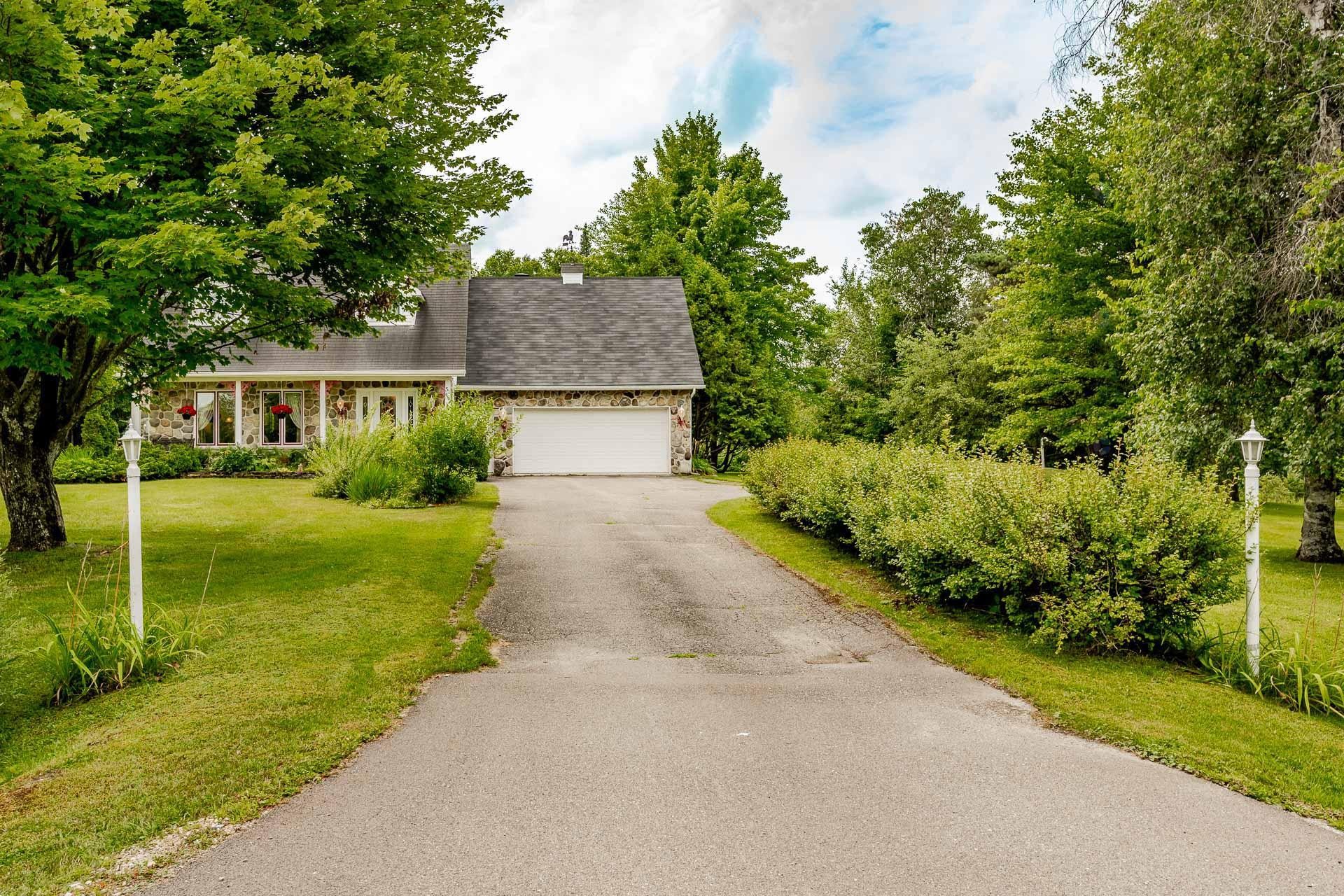 









5148


Ch. Blanchette

,
Sherbrooke (Brompton/Rock Forest/Saint-Élie/Deauville),




QC
J1N0C7

