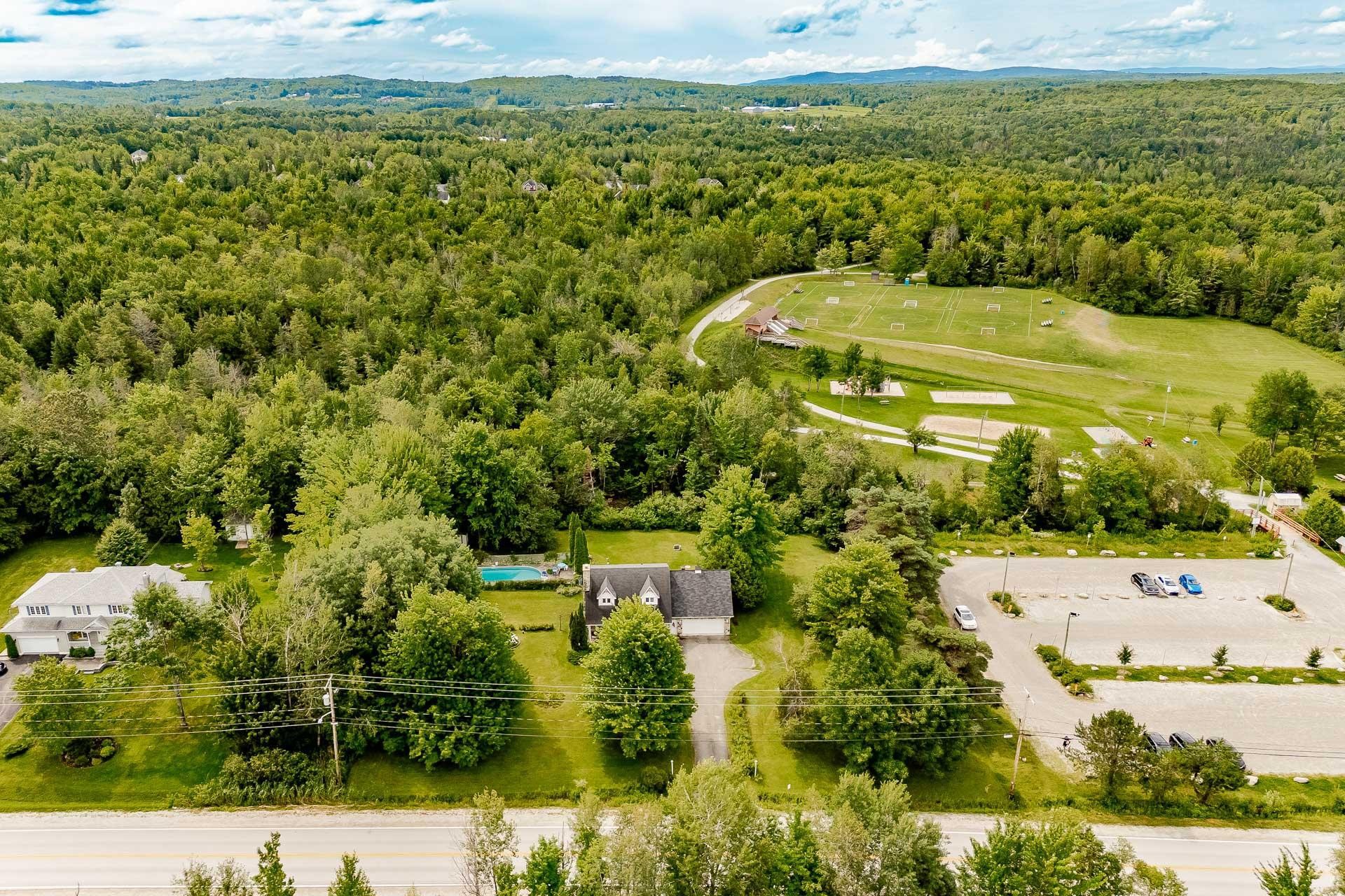 









5148


Ch. Blanchette

,
Sherbrooke (Brompton/Rock Forest/Saint-Élie/Deauville),




QC
J1N0C7


