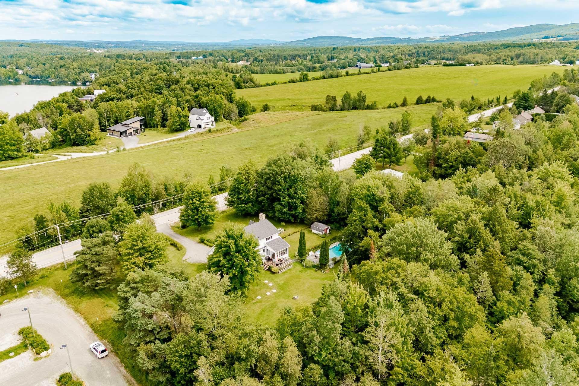 









5148


Ch. Blanchette

,
Sherbrooke (Brompton/Rock Forest/Saint-Élie/Deauville),




QC
J1N0C7


