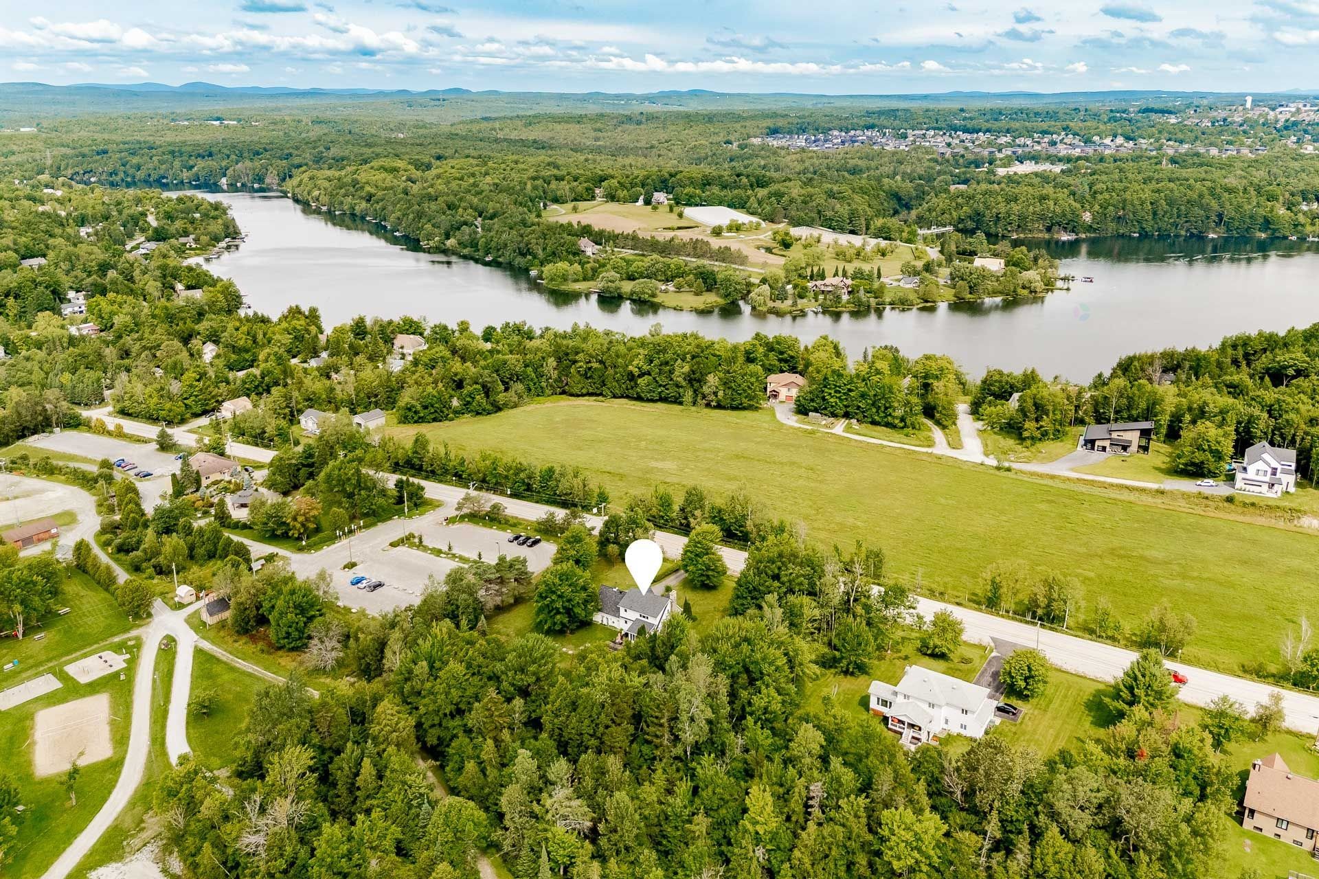 









5148


Ch. Blanchette

,
Sherbrooke (Brompton/Rock Forest/Saint-Élie/Deauville),




QC
J1N0C7

