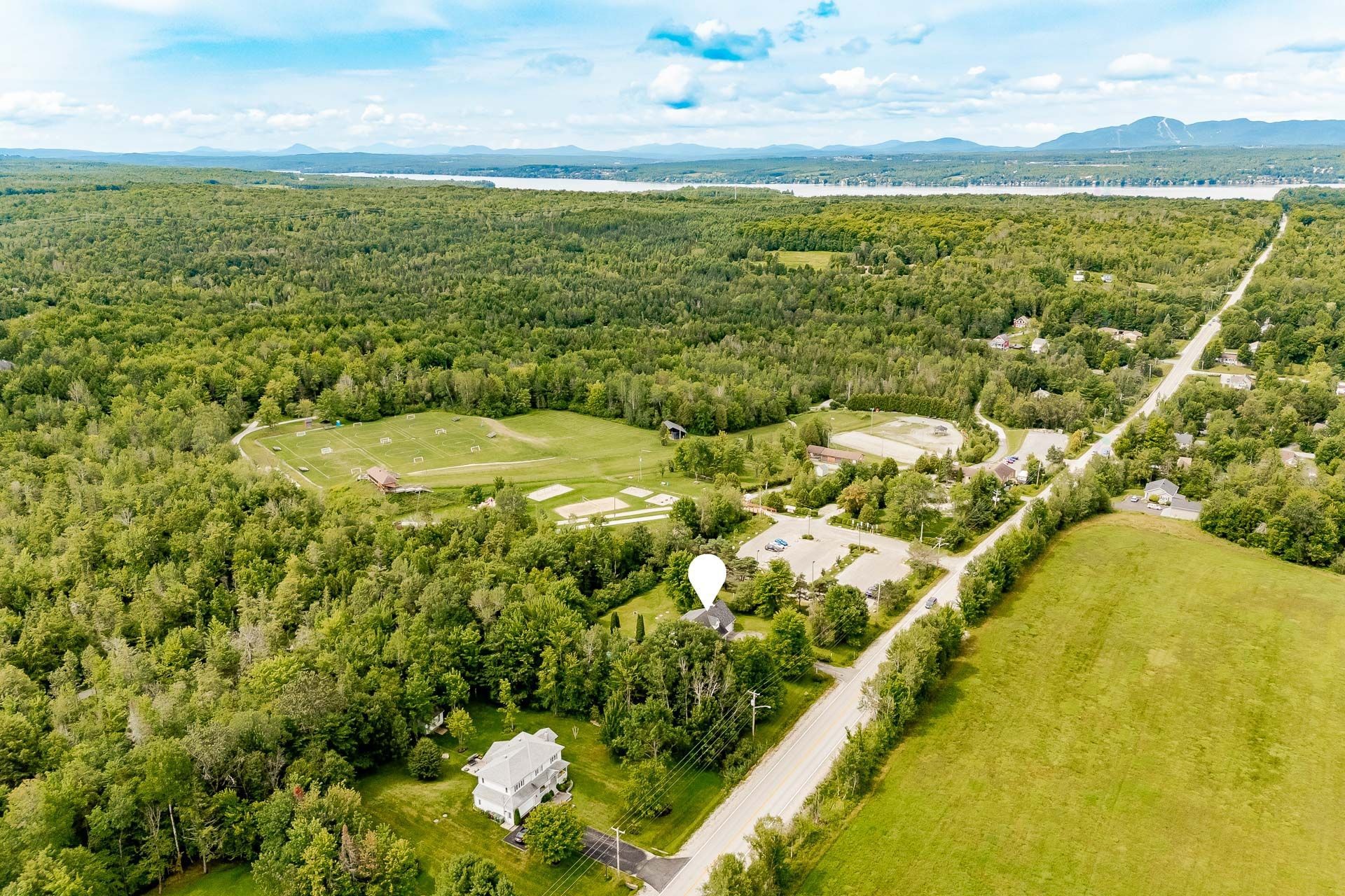 









5148


Ch. Blanchette

,
Sherbrooke (Brompton/Rock Forest/Saint-Élie/Deauville),




QC
J1N0C7

