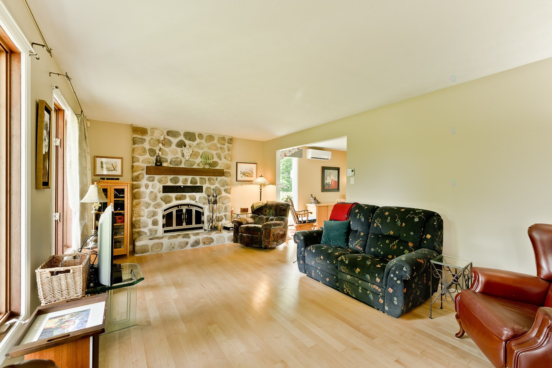









5148


Ch. Blanchette

,
Sherbrooke (Brompton/Rock Forest/Saint-Élie/Deauville),




QC
J1N0C7

