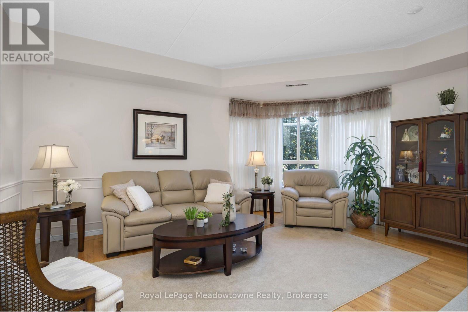 












210 - 2075 AMHERST HEIGHTS DRIVE

,
Burlington (Brant Hills),




Ontario
L7P5B8

