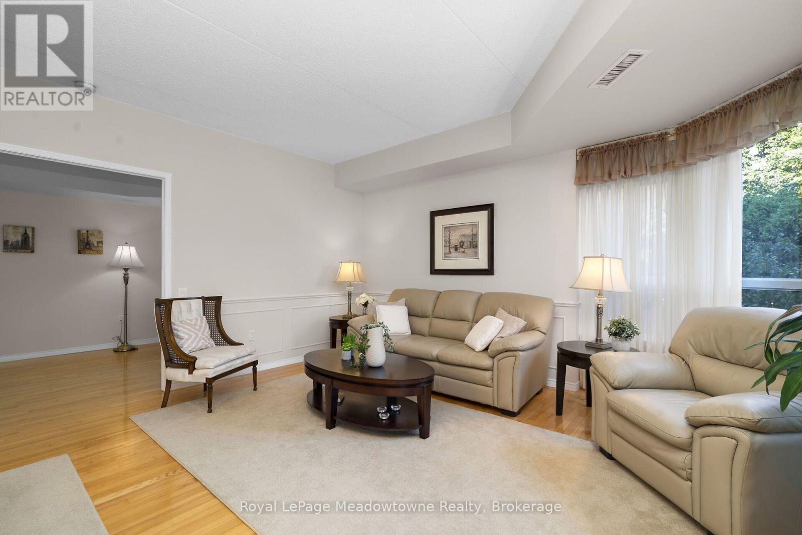 












210 - 2075 AMHERST HEIGHTS DRIVE

,
Burlington (Brant Hills),




Ontario
L7P5B8

