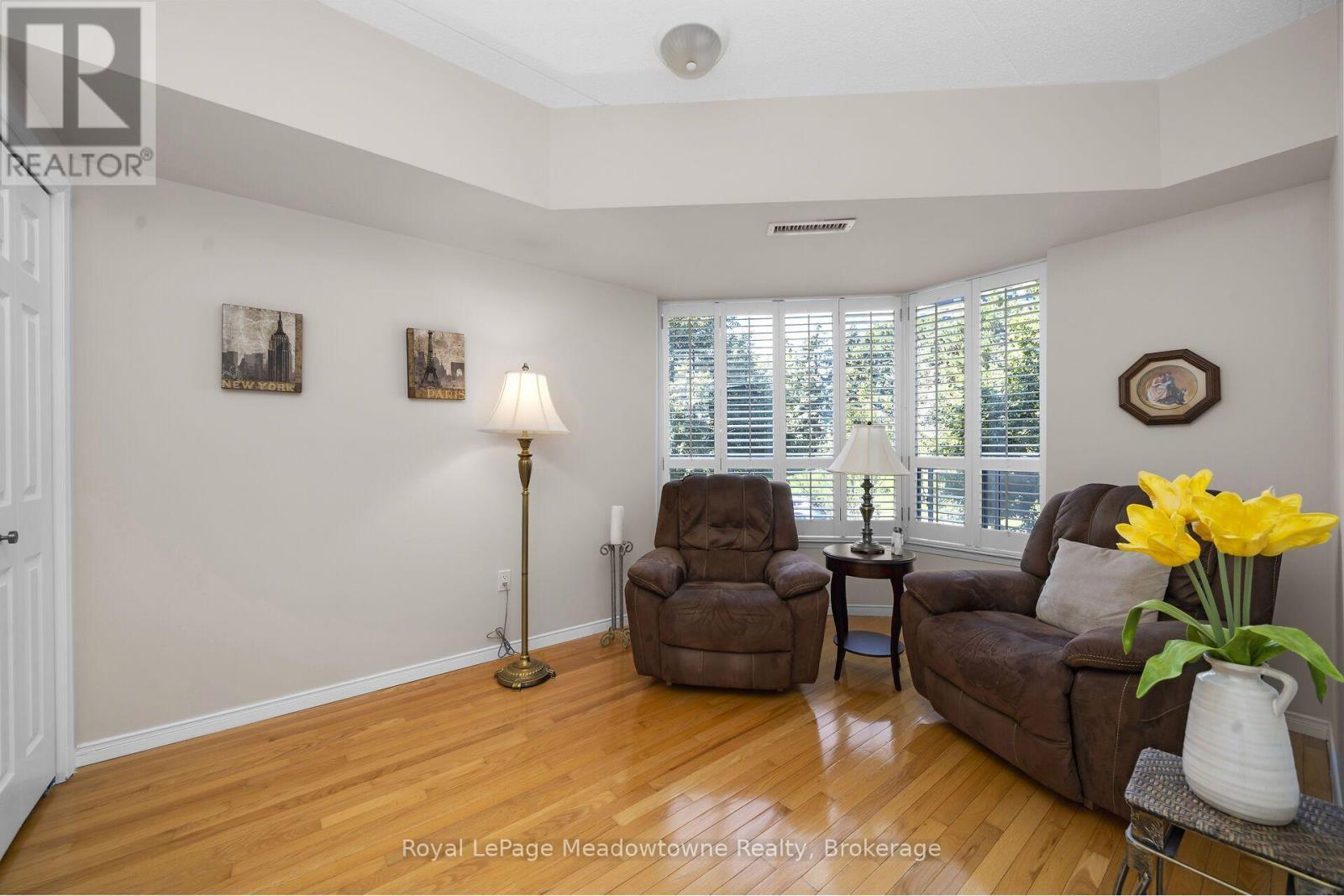 












210 - 2075 AMHERST HEIGHTS DRIVE

,
Burlington (Brant Hills),




Ontario
L7P5B8

