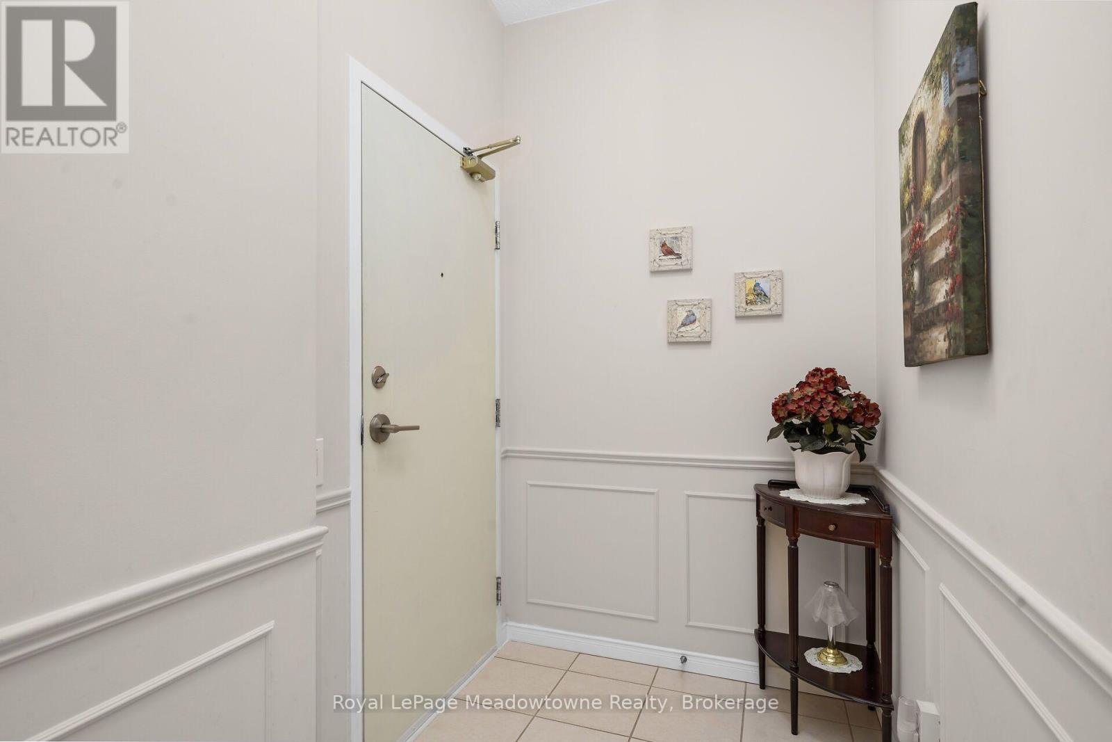 












210 - 2075 AMHERST HEIGHTS DRIVE

,
Burlington (Brant Hills),




Ontario
L7P5B8

