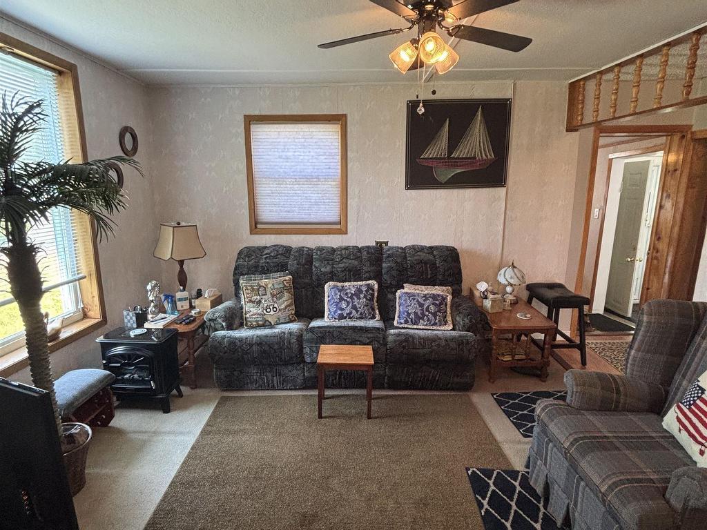 












652 Shore Road

,
Sydney Mines,




NS
B1V 1A1

