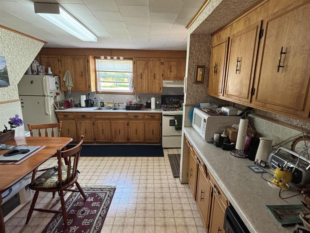 












652 Shore Road

,
Sydney Mines,




NS
B1V 1A1

