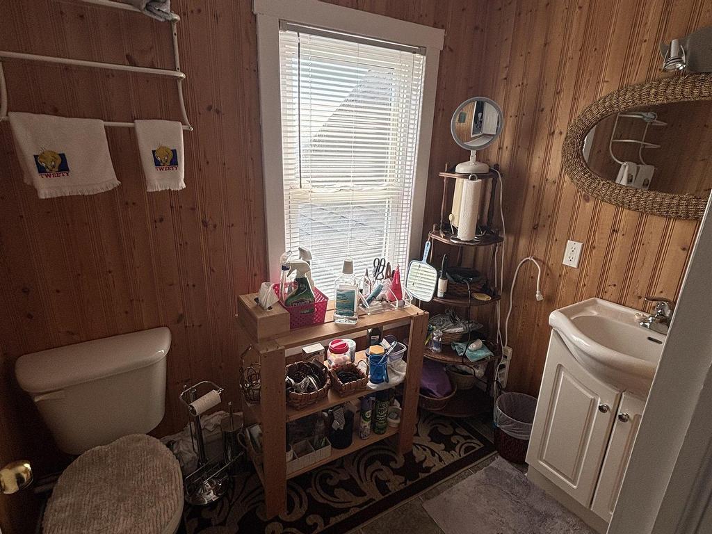 












652 Shore Road

,
Sydney Mines,




NS
B1V 1A1

