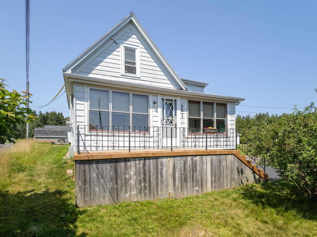 












652 Shore Road

,
Sydney Mines,




NS
B1V 1A1

