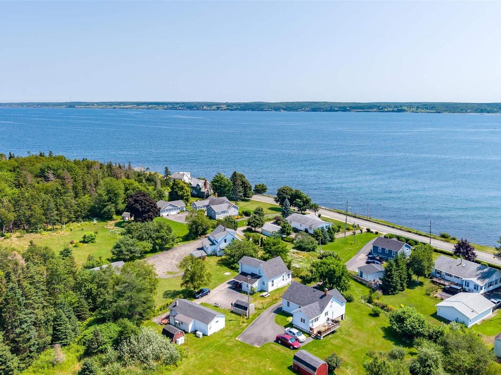 












652 Shore Road

,
Sydney Mines,




NS
B1V 1A1

