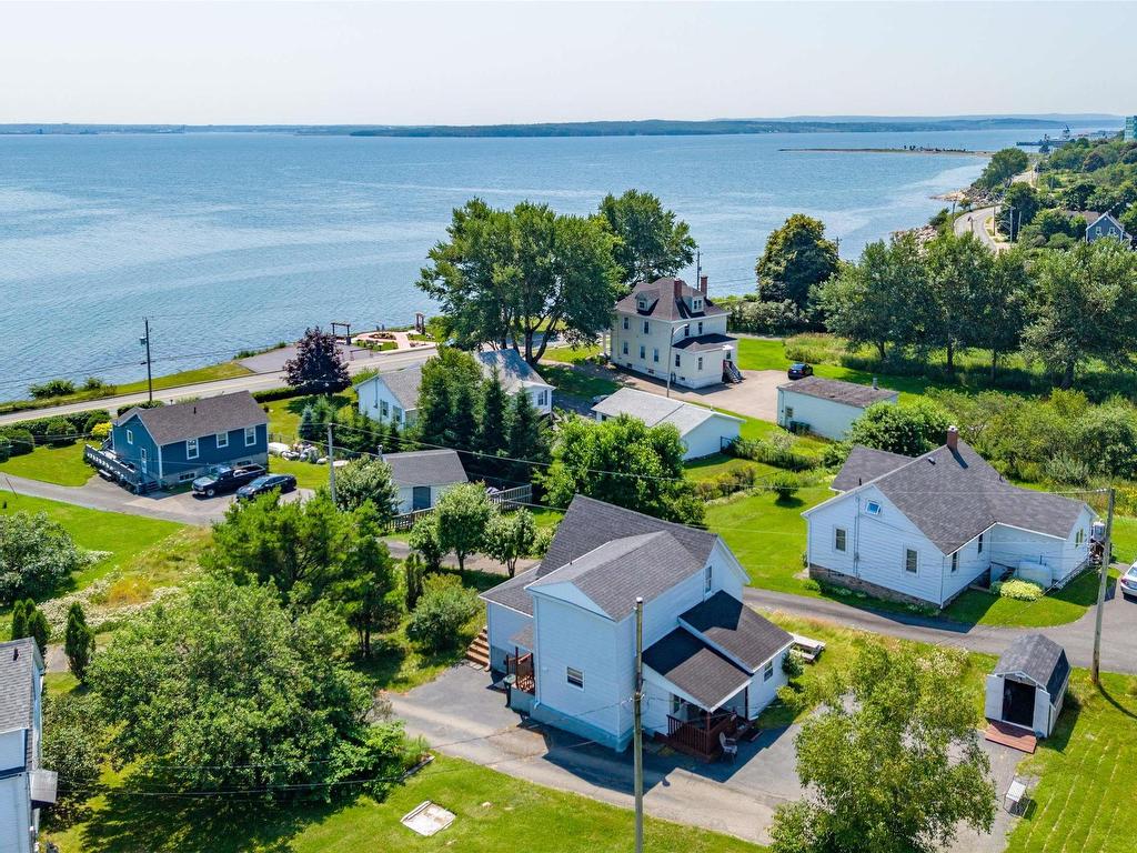 












652 Shore Road

,
Sydney Mines,




NS
B1V 1A1

