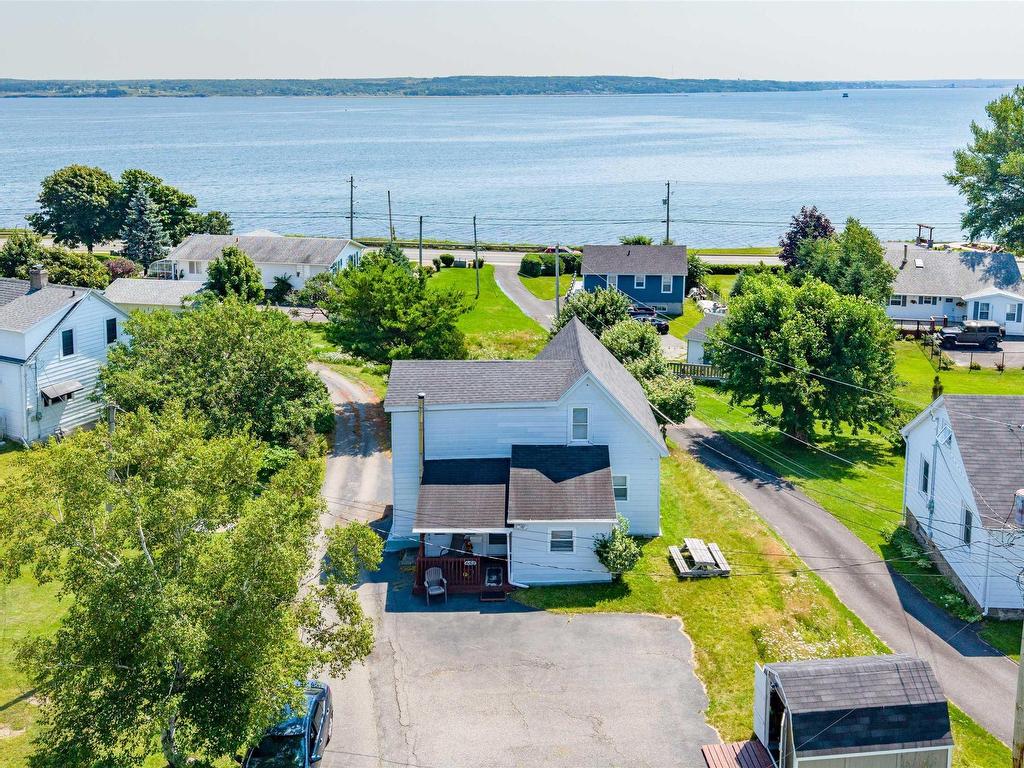 












652 Shore Road

,
Sydney Mines,




NS
B1V 1A1

