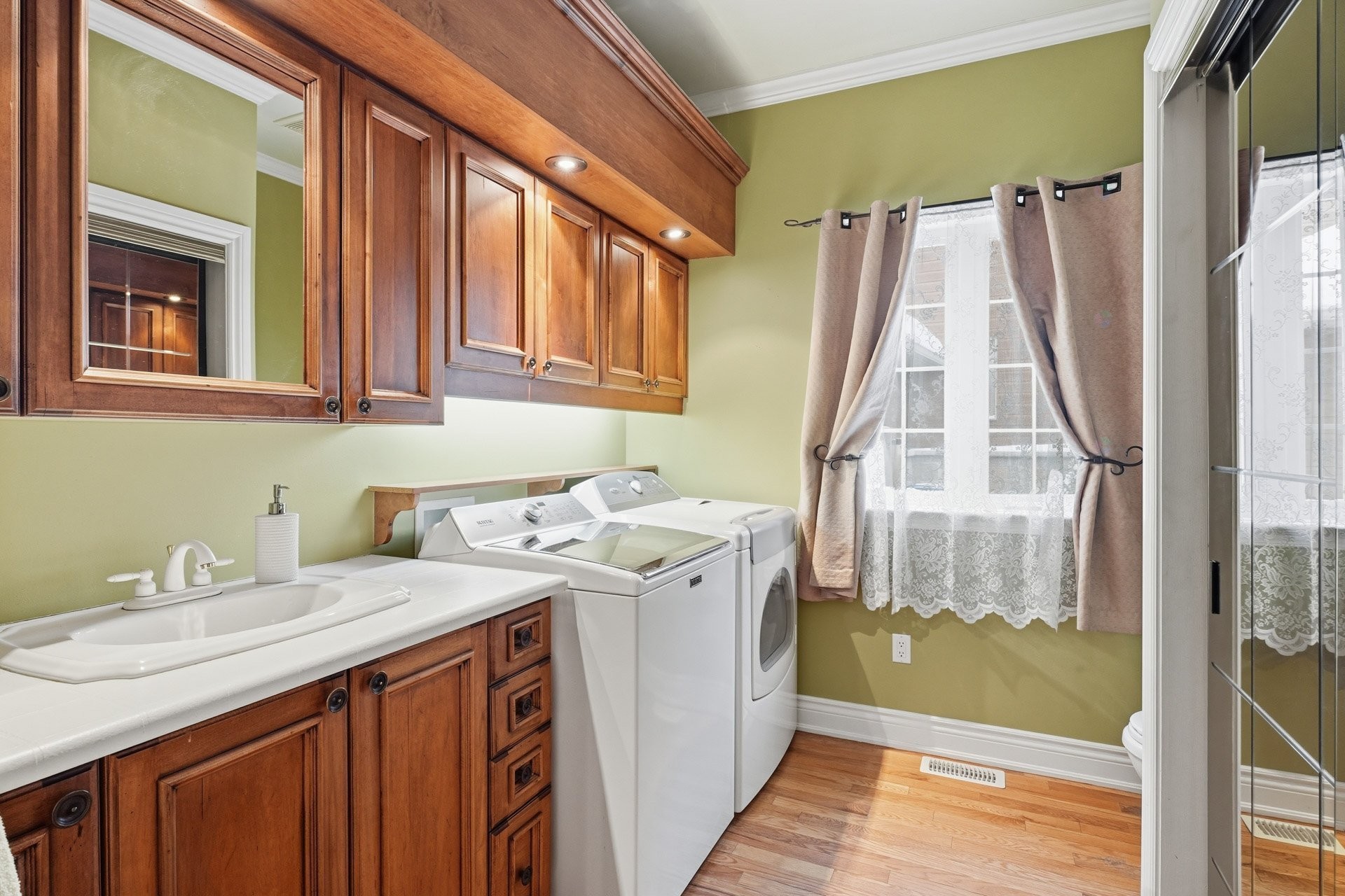 









21


Rue de l'Anse-aux-Bateaux

,
Gatineau (Hull),




QC
J8Z3P3

