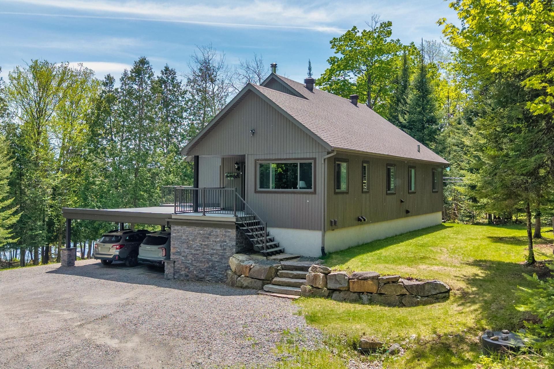 









1816


Ch. du Lac-Boileau O.

,
Rivière-Rouge,




QC
J0T1T0

