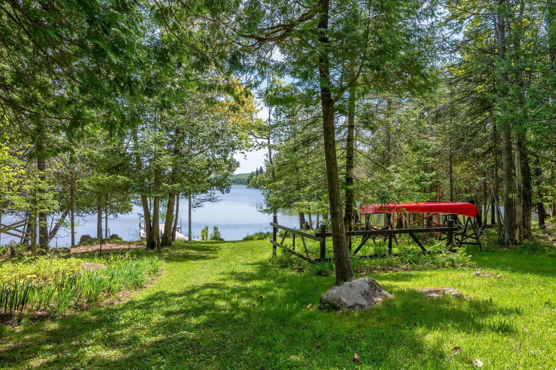 









1816


Ch. du Lac-Boileau O.

,
Rivière-Rouge,




QC
J0T1T0

