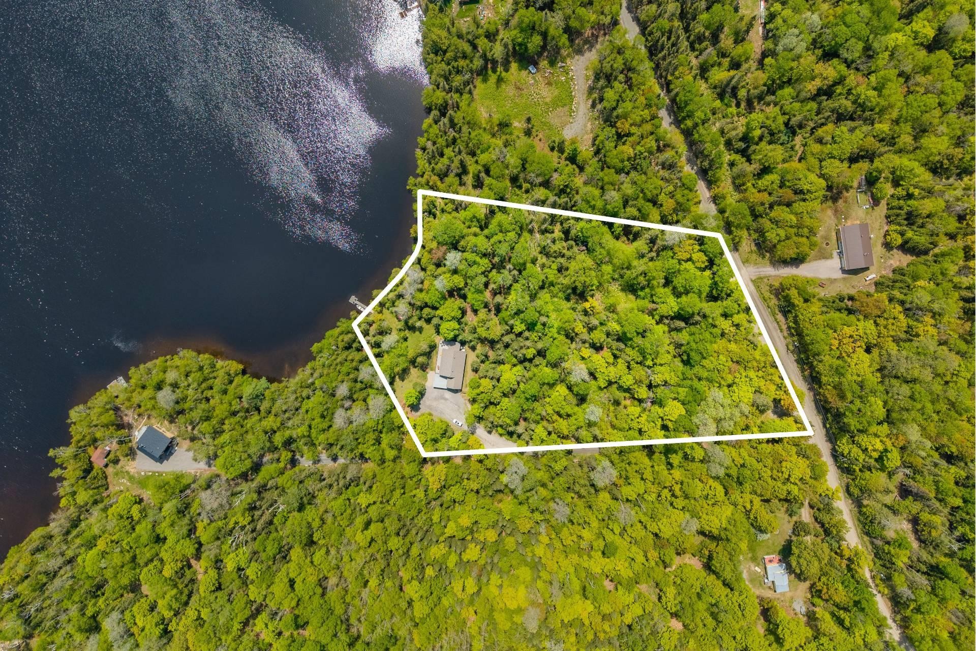 









1816


Ch. du Lac-Boileau O.

,
Rivière-Rouge,




QC
J0T1T0

