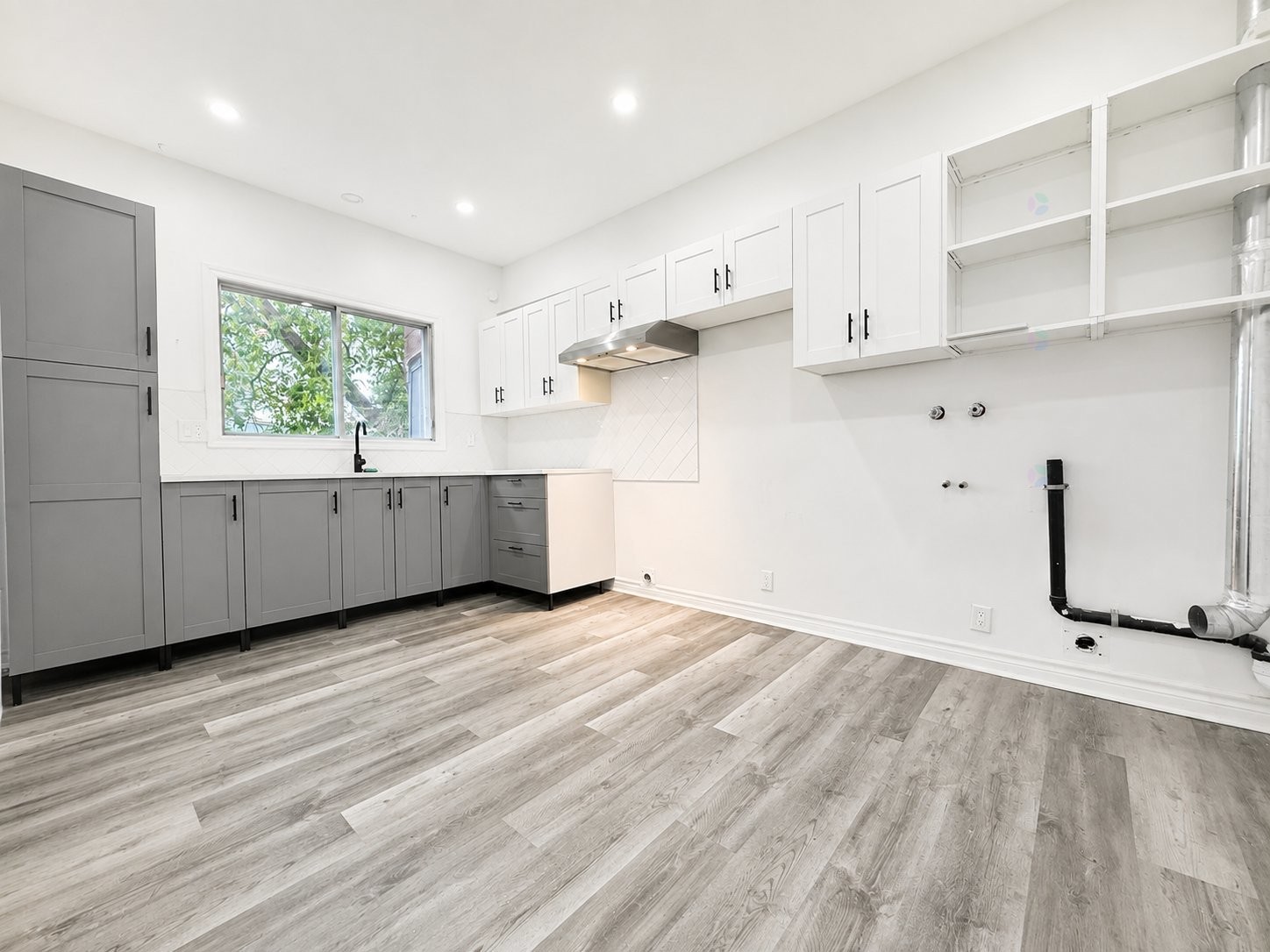 









7848


Rue St-Hubert

,
Montréal (Villeray/Saint-Michel/Parc-Extension),




QC
H2R2P2

