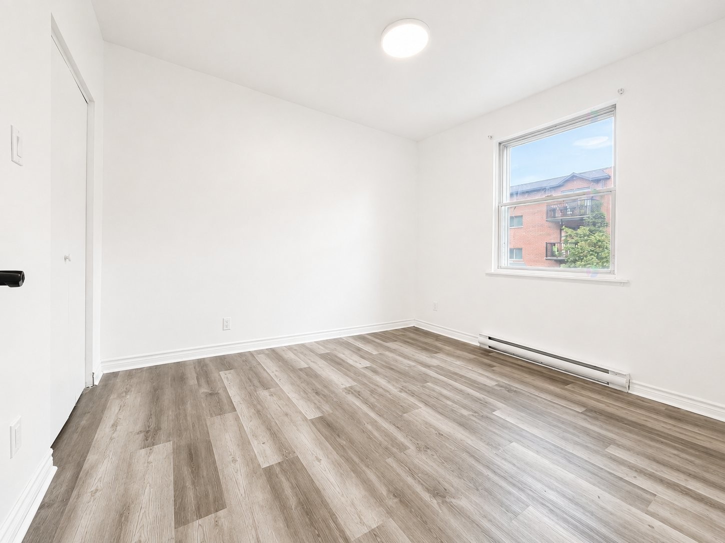 









7848


Rue St-Hubert

,
Montréal (Villeray/Saint-Michel/Parc-Extension),




QC
H2R2P2


