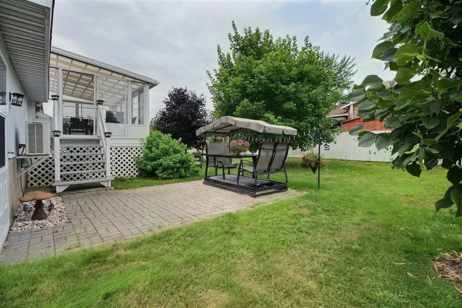 









270


122e Rue

,
Shawinigan,




QC
G9P3N2

