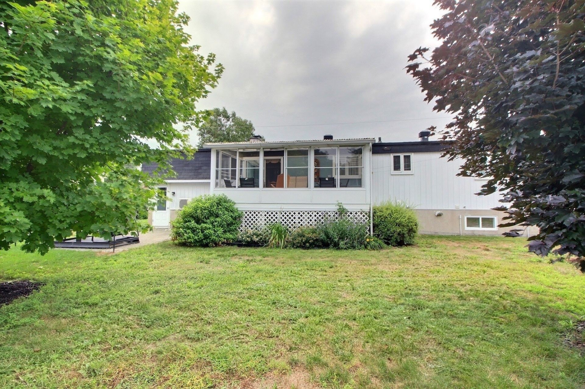 









270


122e Rue

,
Shawinigan,




QC
G9P3N2

