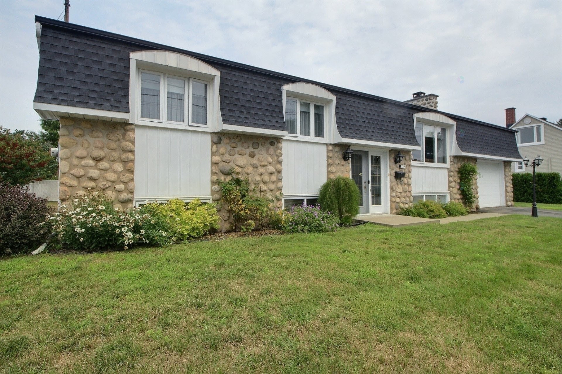 









270


122e Rue

,
Shawinigan,




QC
G9P3N2

