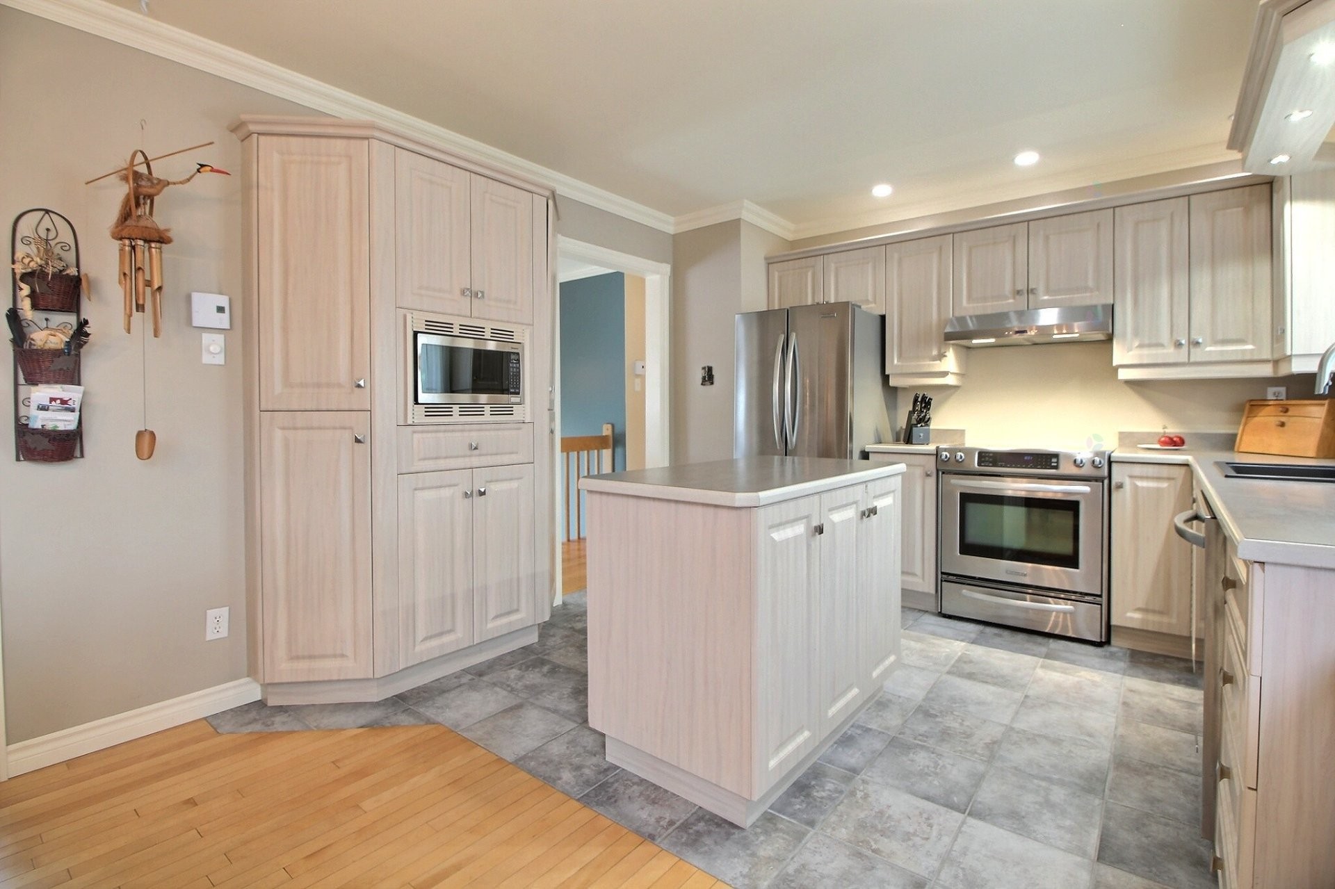 









270


122e Rue

,
Shawinigan,




QC
G9P3N2

