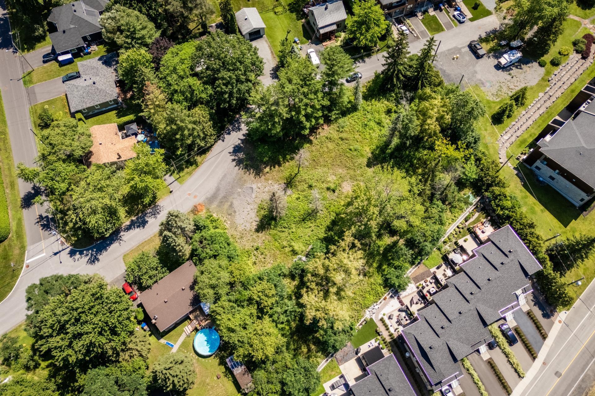 









243


Rue St-Jacques

,
Mont-Saint-Hilaire,







QC
J3H3P8

