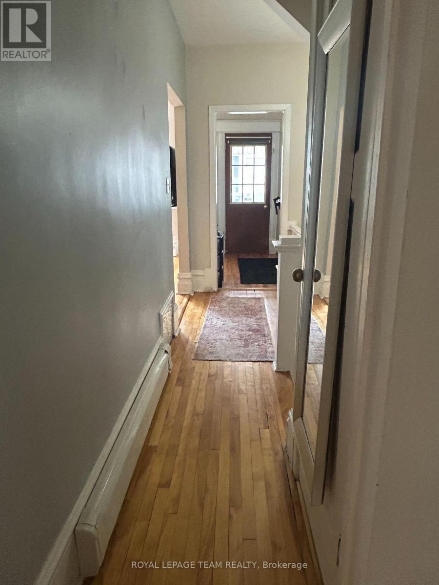 












B - 427 SUNNYSIDE AVENUE

,
Ottawa,




Ontario
K1S0S6

