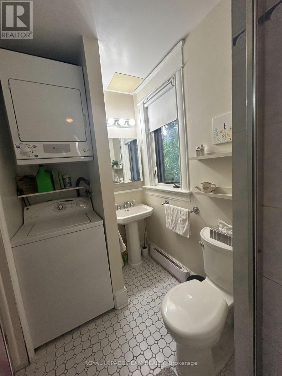 












B - 427 SUNNYSIDE AVENUE

,
Ottawa,




Ontario
K1S0S6

