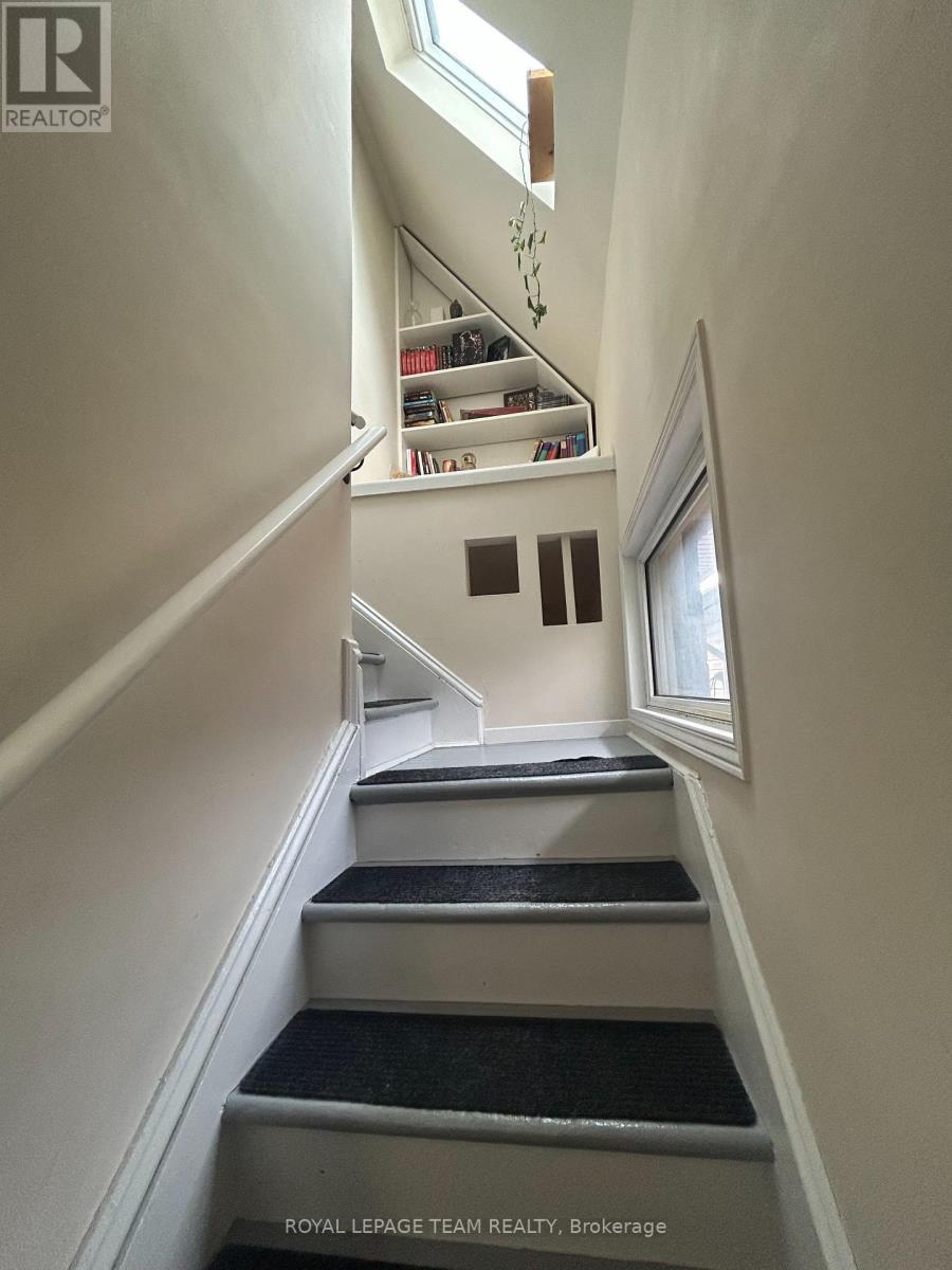 












B - 427 SUNNYSIDE AVENUE

,
Ottawa,




Ontario
K1S0S6


