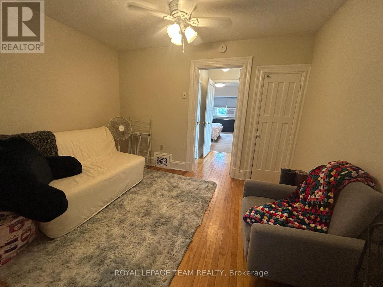 












B - 427 SUNNYSIDE AVENUE

,
Ottawa,




Ontario
K1S0S6

