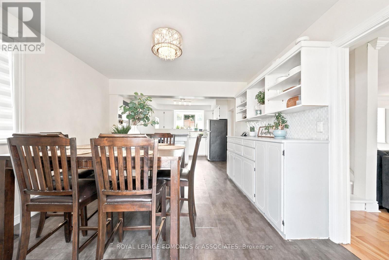 












734 FRONT STREET

,
Pembroke,




Ontario
K8A6J6

